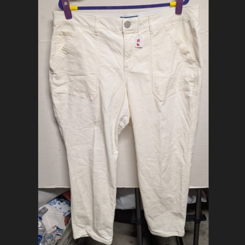 Democracy White Stretch Corduroy Jeans | Size 20W